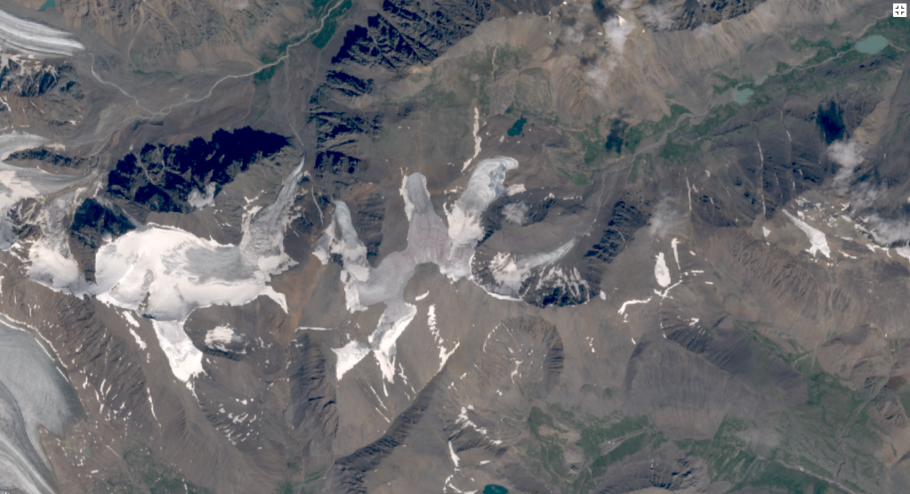 Рис.2. Фрагмент снимка КА SENTINEL-2 от 30.07.2023 на район Ледника Актру (Водопадный) в синтезе каналов «натуральные цвета» Рис.2. Фрагмент снимка КА SENTINEL-2 от 30.07.2023 на район Ледника Актру (Водопадный) в синтезе каналов «натуральные цвета»